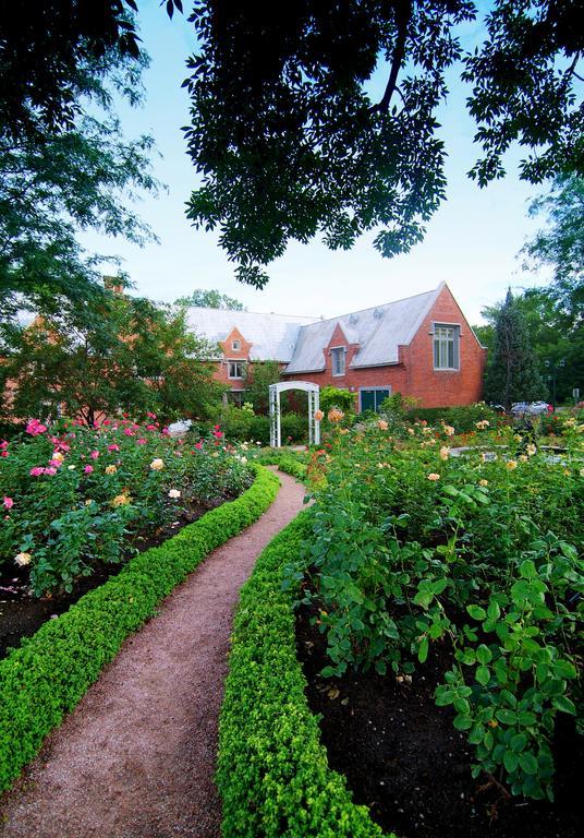 Hotel Manoir Rouville-campbell 4*